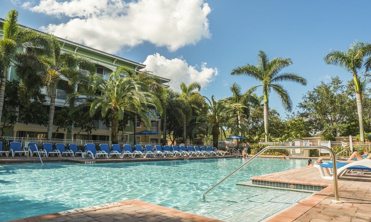 Weston Resort | Luxury one bedroom and one bathroom unit with full amenities