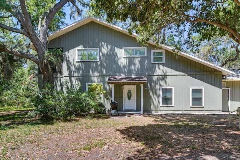 Pinellas Point Apartment | 2 Bedroom 762488 by Houzlet