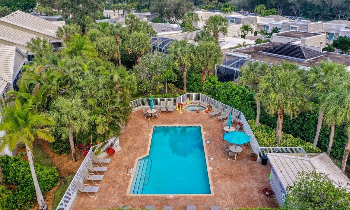 Pelican Bay House | Chanteclair Maisonettes in Pelican Bay