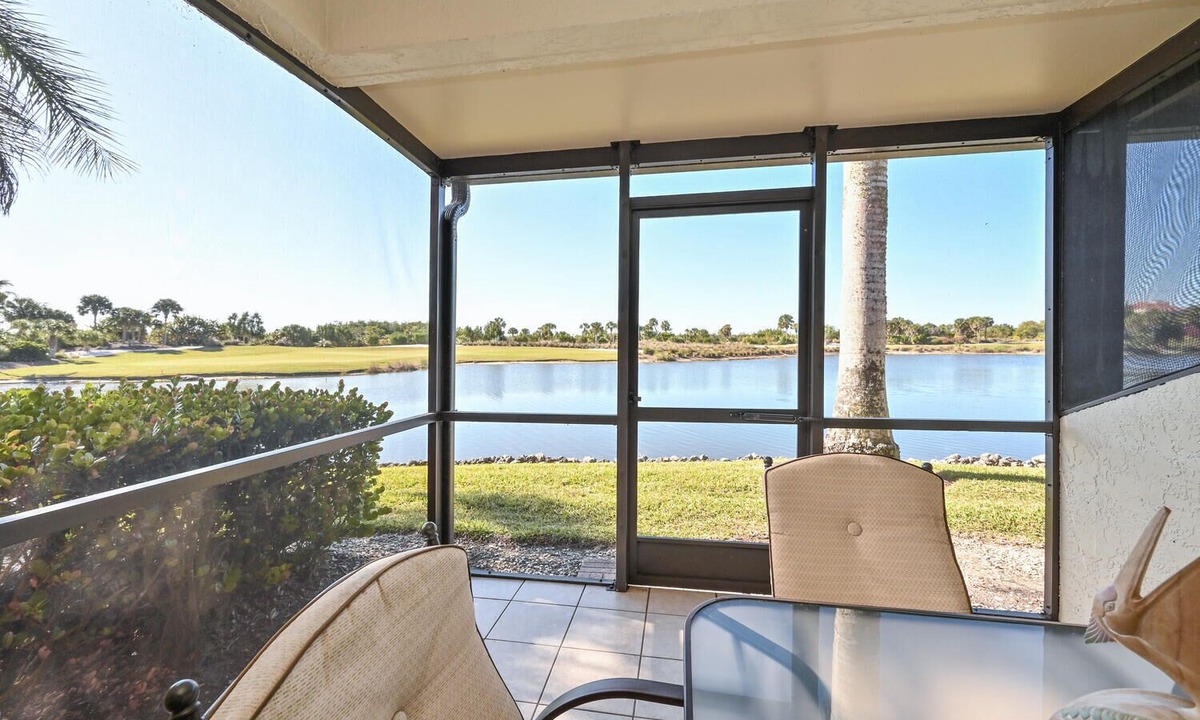 Hammock Bay Condo | Quiet lakeview/golf course 3 m N of Marco