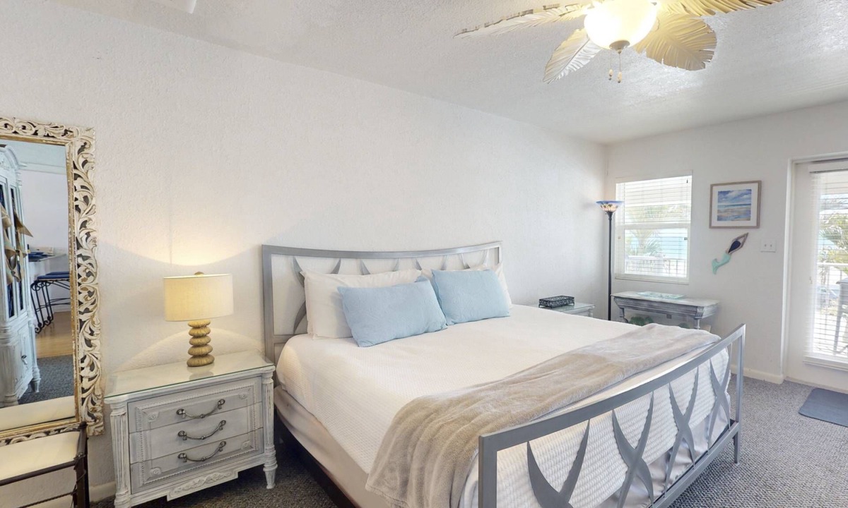 Pass-a-Grille Historic District Condo | Heart of Pass-A-Grille Beach! Beach Across the Street ~ Community Heated Pool ~ Beach-facing Balcony