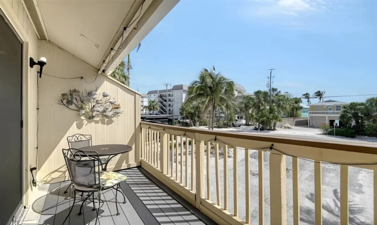 Siesta Key Condo | Quiet and Comfortable Condo Near Turtle Beach on Siesta Key