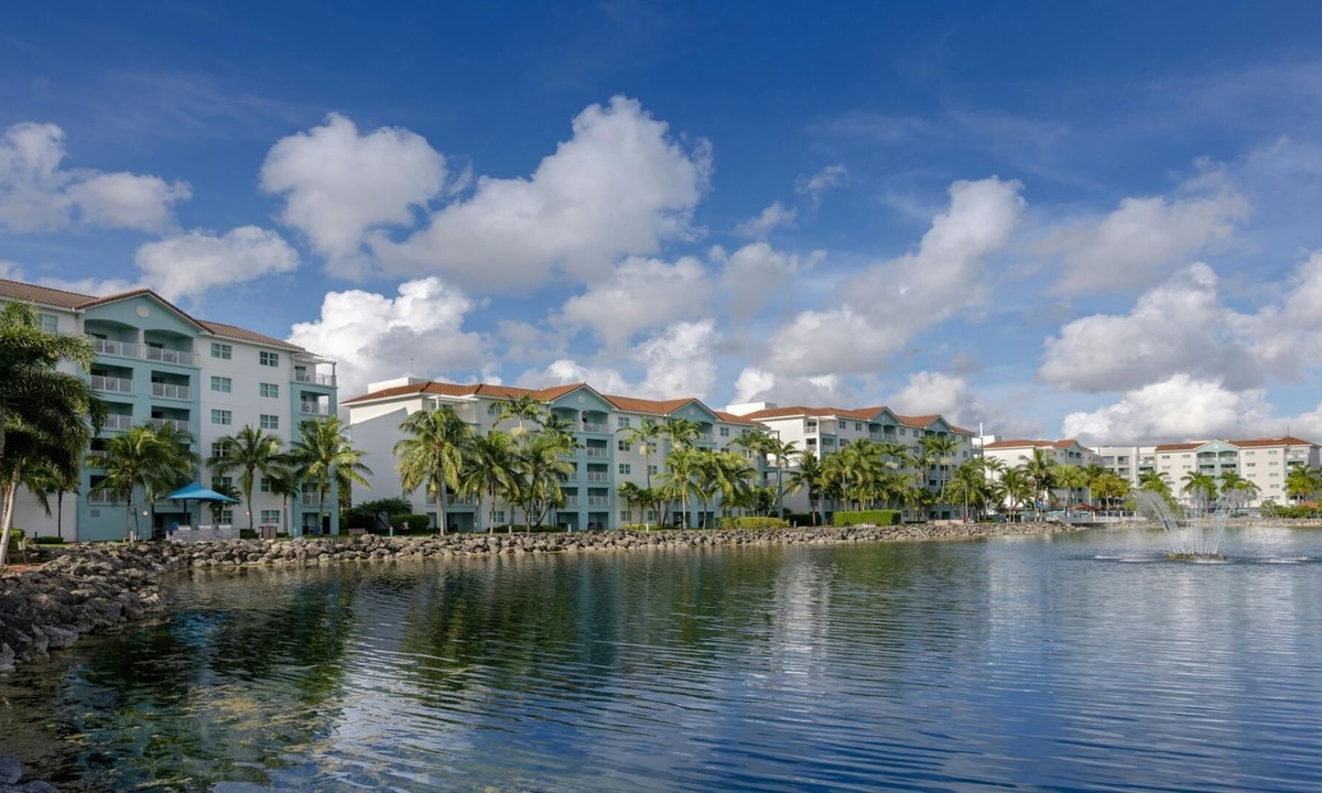 Doral Resort | 2BR Lake View Villa Near Miami Beach – Marriott’s Villas at Doral