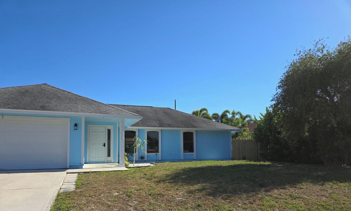 Port Saint Lucie House | Spacious Family Home with Pool & Large Backyard in Port St. Lucie