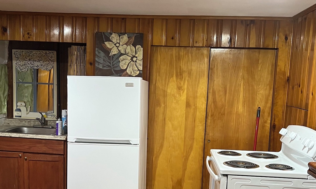 Teaneck House | Vibrant Home Away from Home-WORLD CUP/Metlife Near by