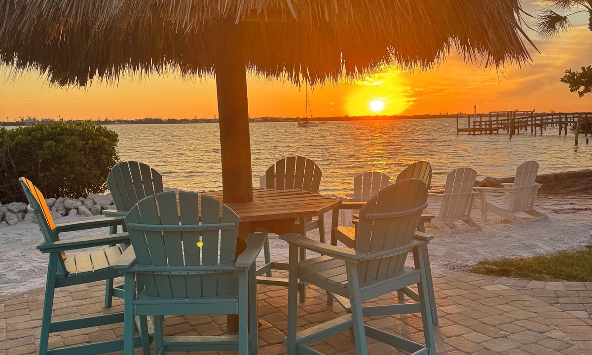 Englewood Cottage | Stunning Lemon Bay Water & Sunset Facing Home! Water view from every window!