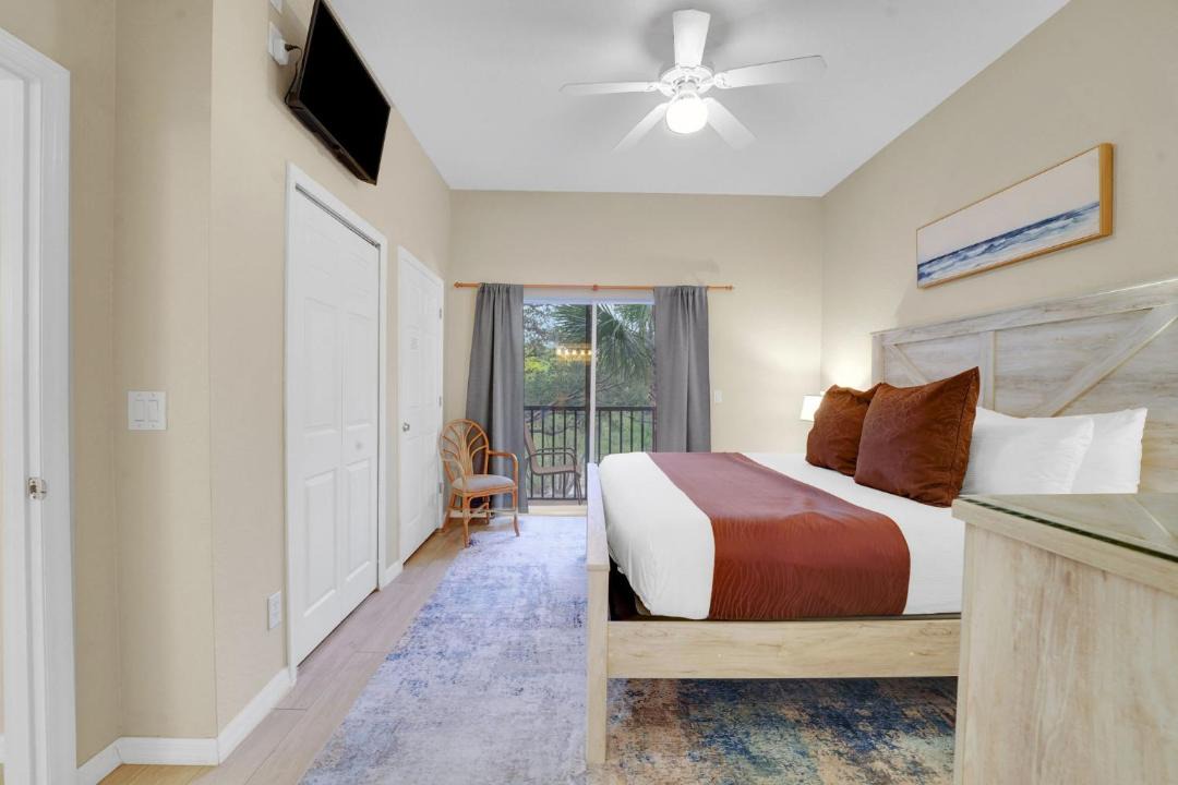 Bahama Bay Apartment | Newly Renovated Condo with stunning view of pond walking trail and tennis courts