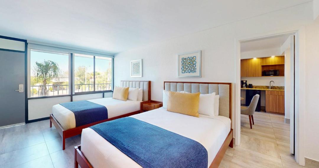 Historic Downtown Kissimmee Hotel | Park Royal Orlando