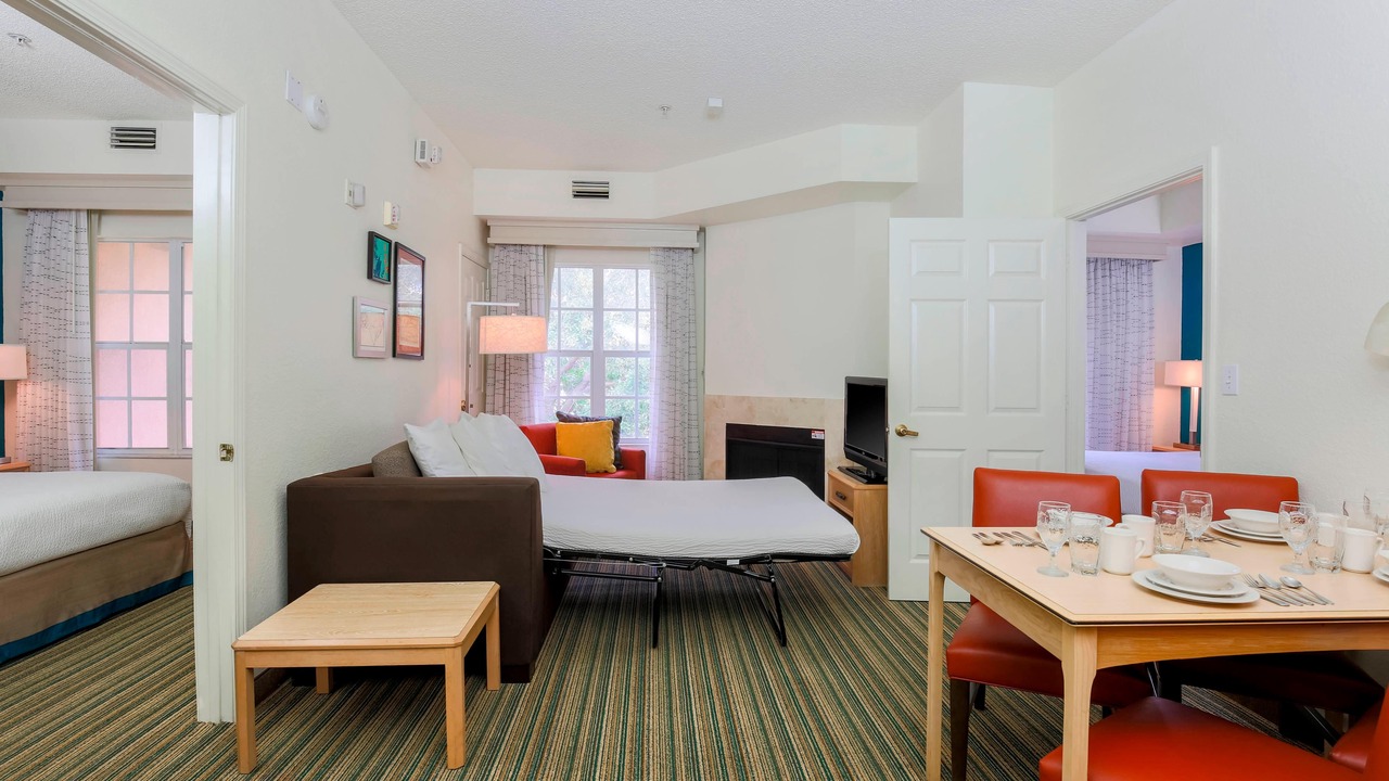 Photo of Livingroom in Villages of Palm Beach Lakes