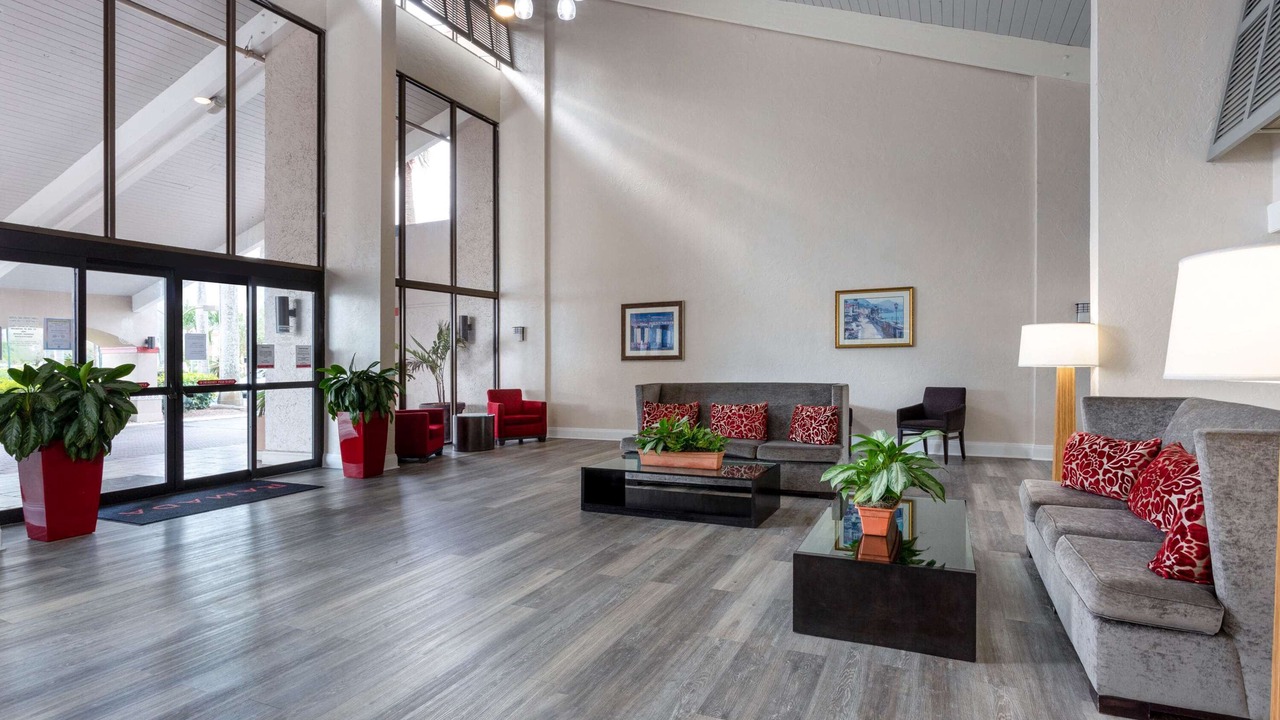 Photo of Livingroom in Villages of Palm Beach Lakes