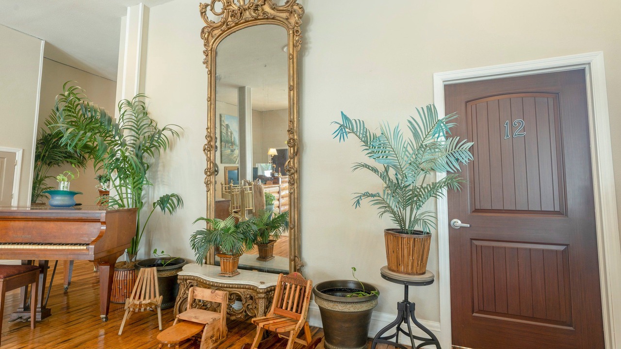 Photo of Livingroom in Arcadia Historic District