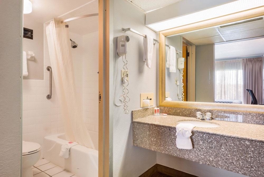 Photo of Bathroom in Cypress Gardens