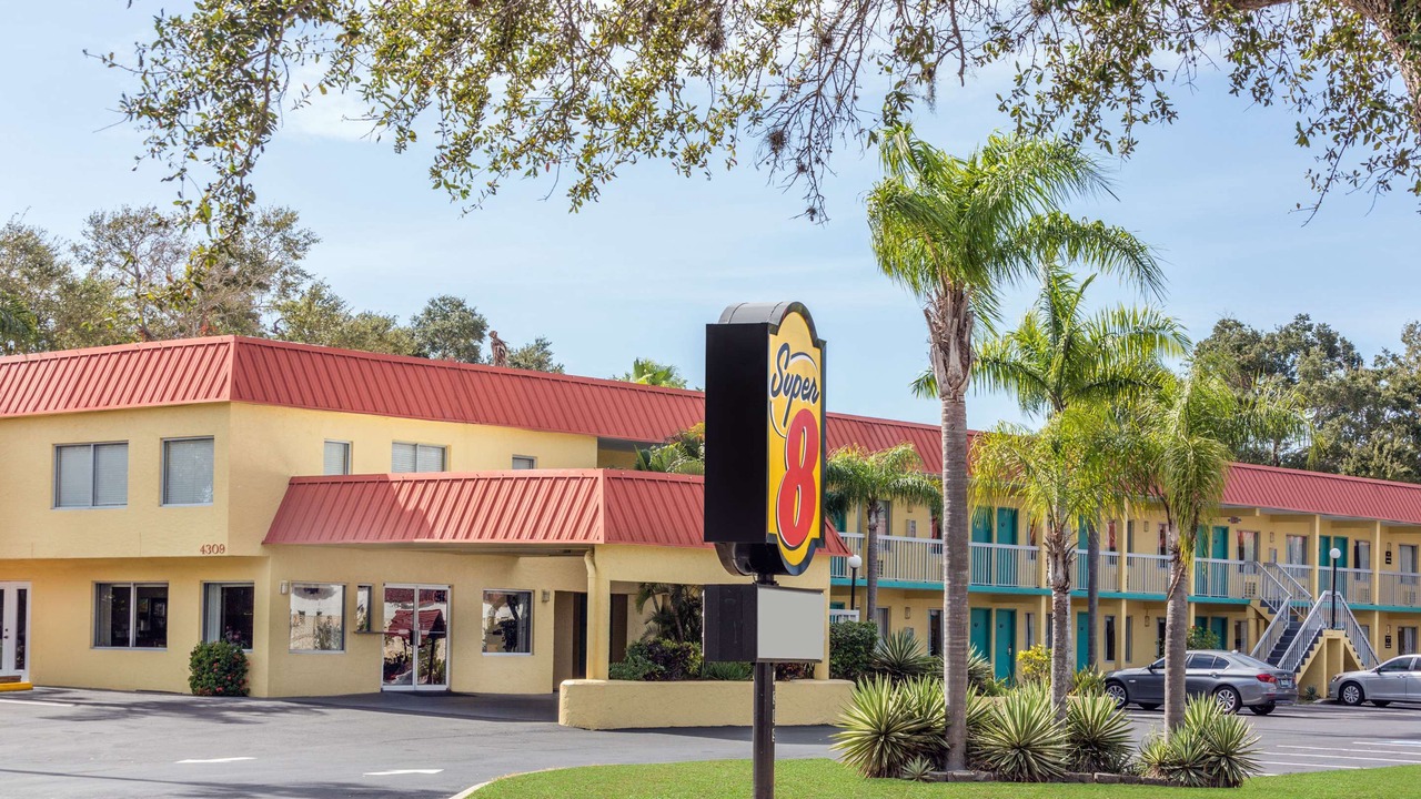 Photo of Buildings in Indian Beach Sapphire Shores