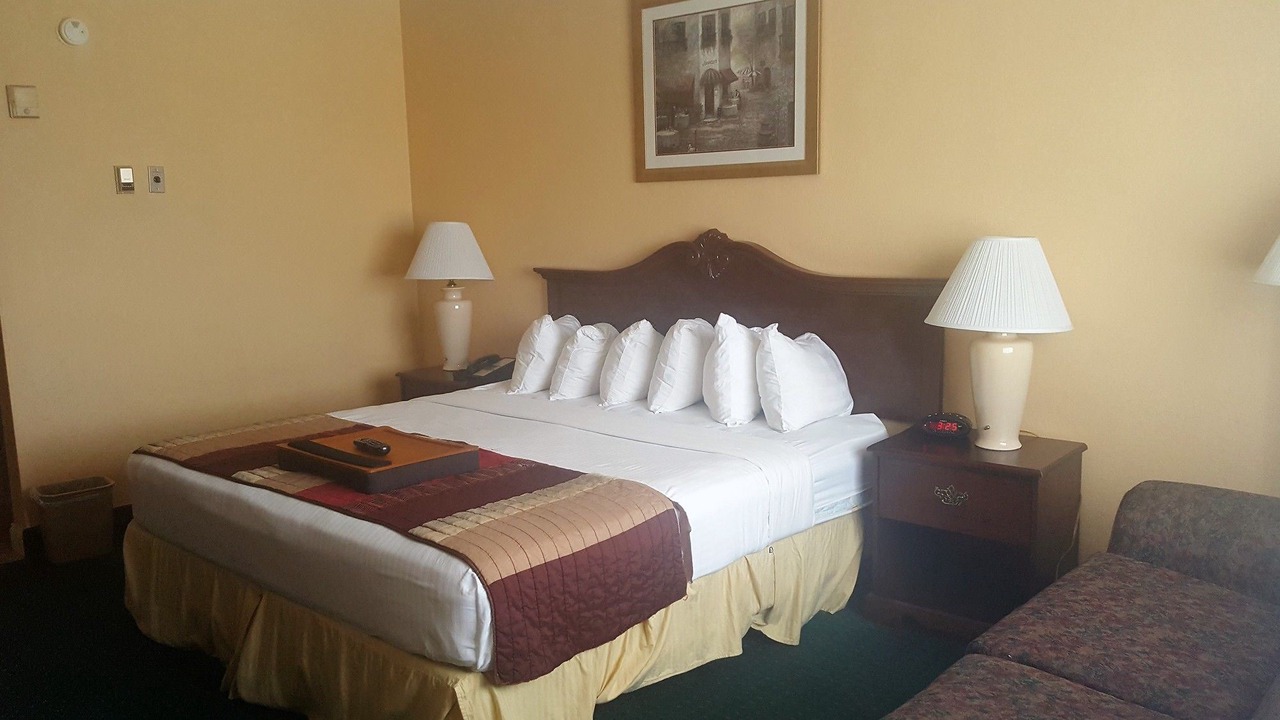 Photo of Bedroom in Cypress Gardens