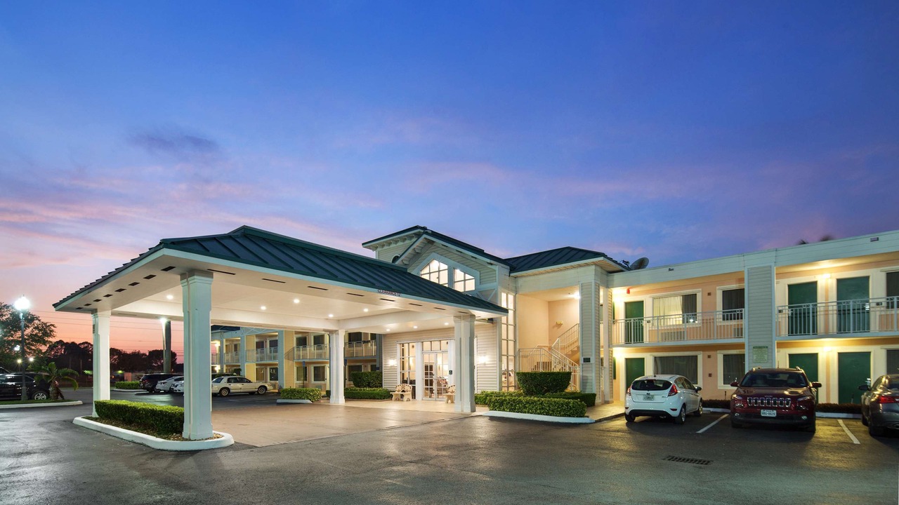 Photo of Buildings in Fort Myers