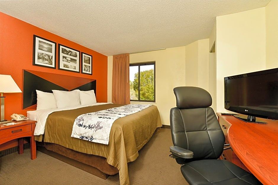 Photo of Bedroom in Bayou Oaks