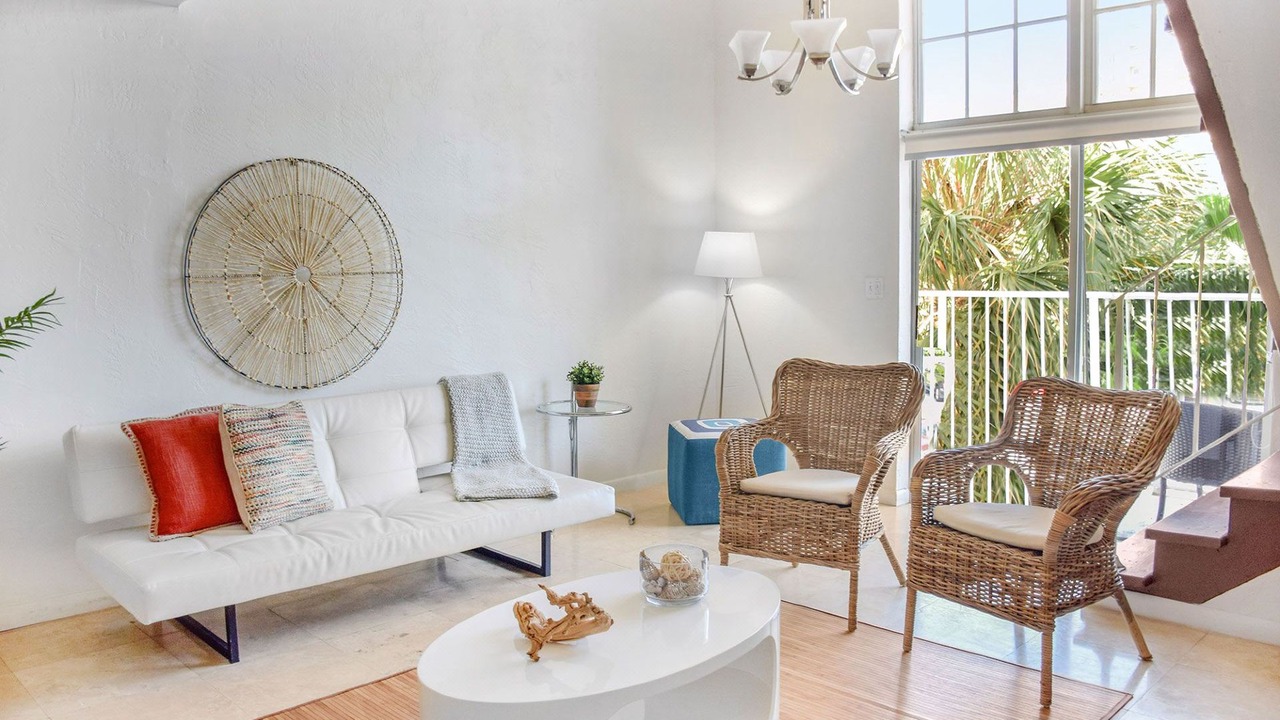 Photo of Livingroom in Key Biscayne