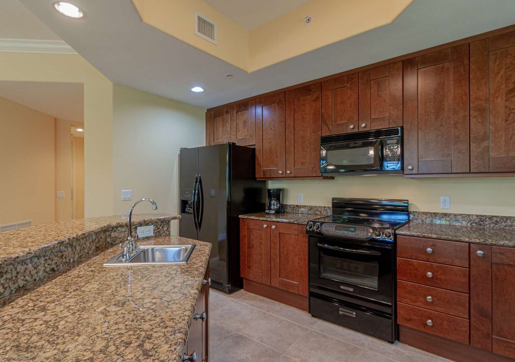 Photo of Kitchen in Royal Harbor