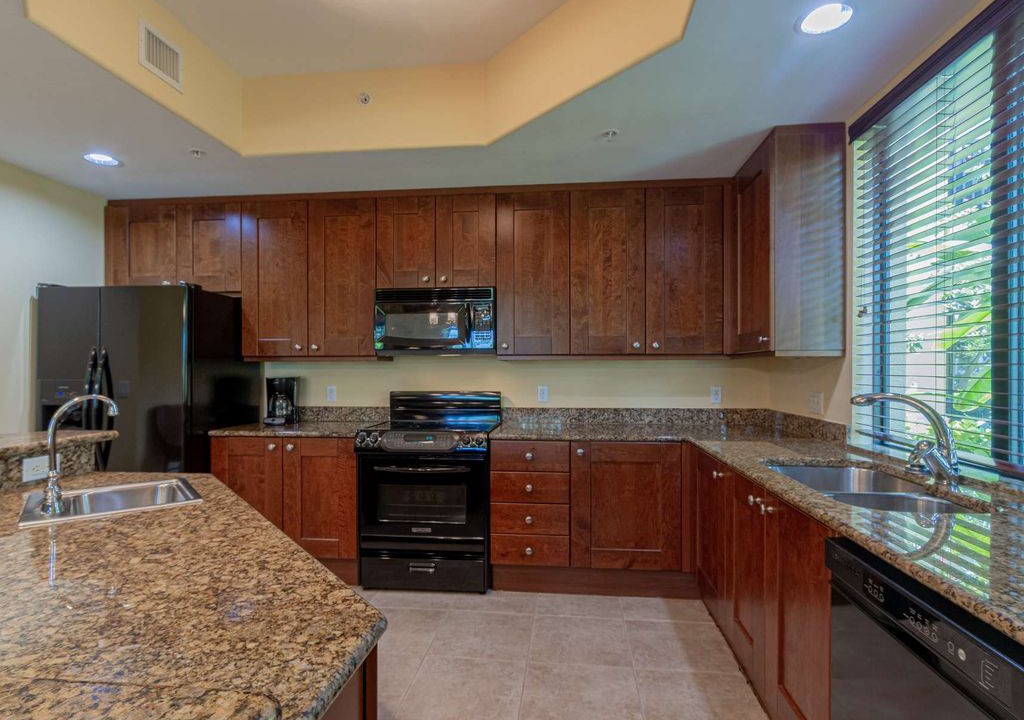 Photo of Kitchen in Royal Harbor