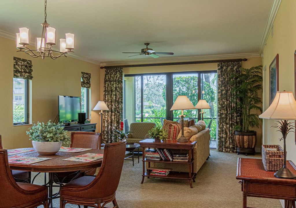 Photo of Livingroom in Royal Harbor