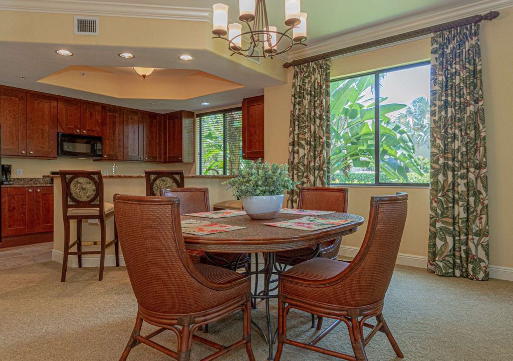 Photo of Livingroom in Royal Harbor