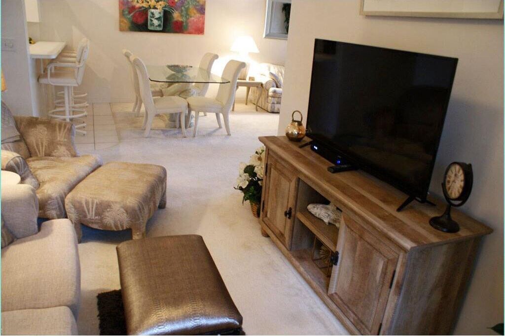 Photo of Livingroom in Palm River Estates
