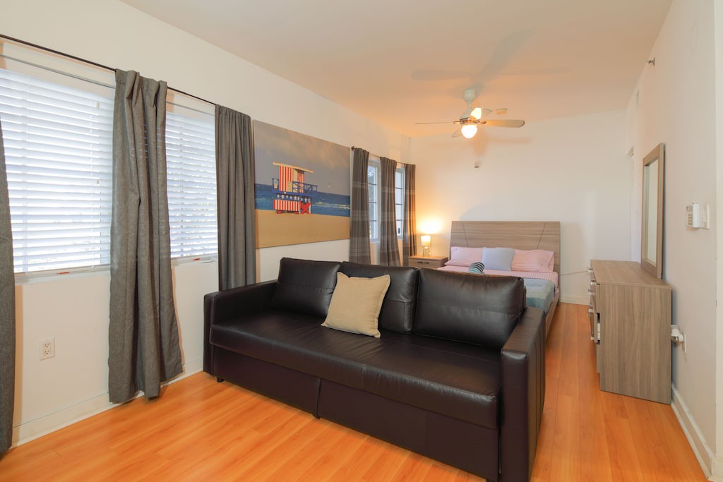 Photo of Livingroom in Bayshore