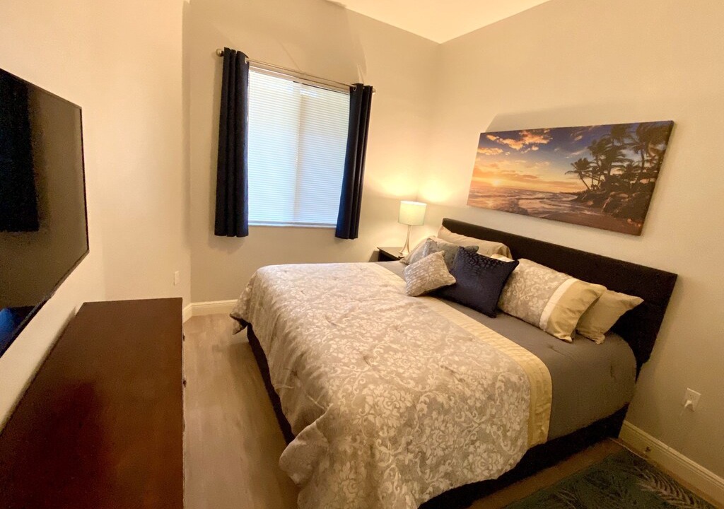 Photo of Bedroom in Royal Harbor