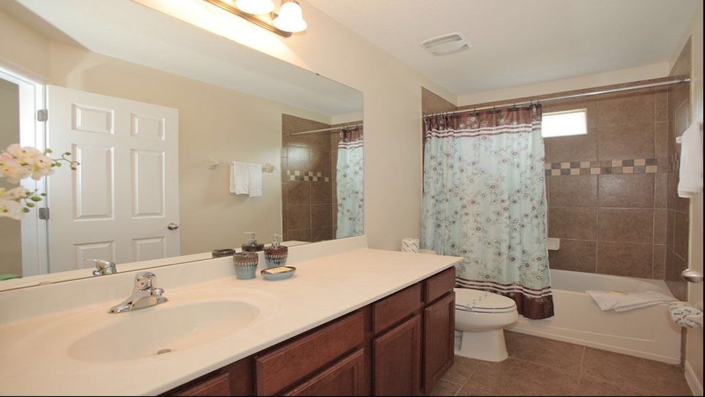 Photo of Bathroom in Veranda Palms