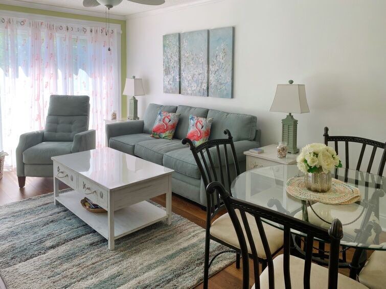 Photo of Livingroom in Holmes Beach