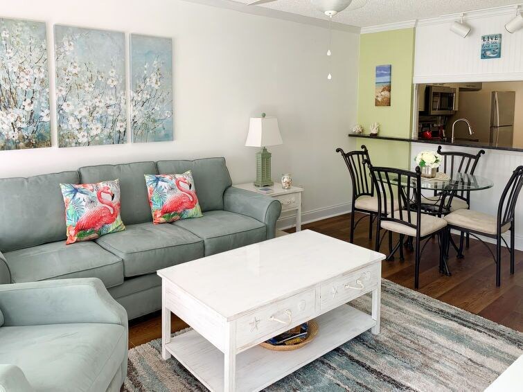 Photo of Livingroom in Holmes Beach