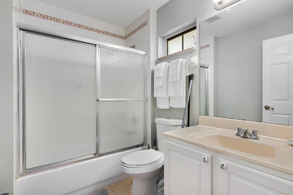 Photo of Bathroom in Old Northwood Historic District