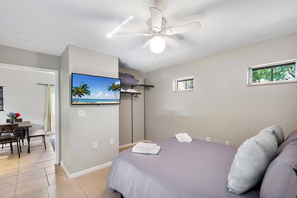 Photo of Bedroom in Old Northwood Historic District