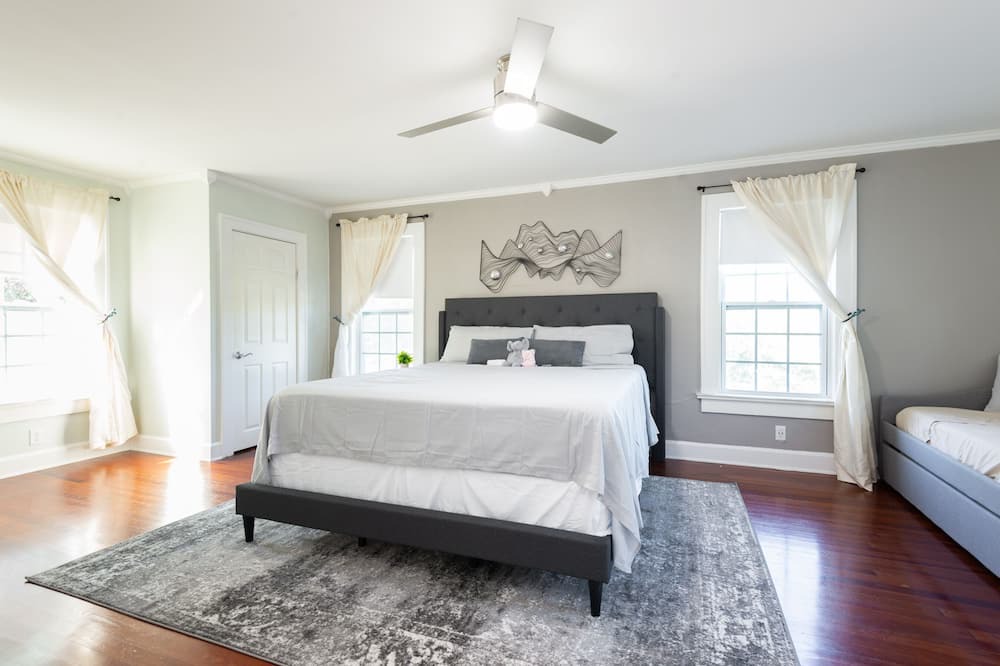 Photo of Bedroom in Riviera Bay