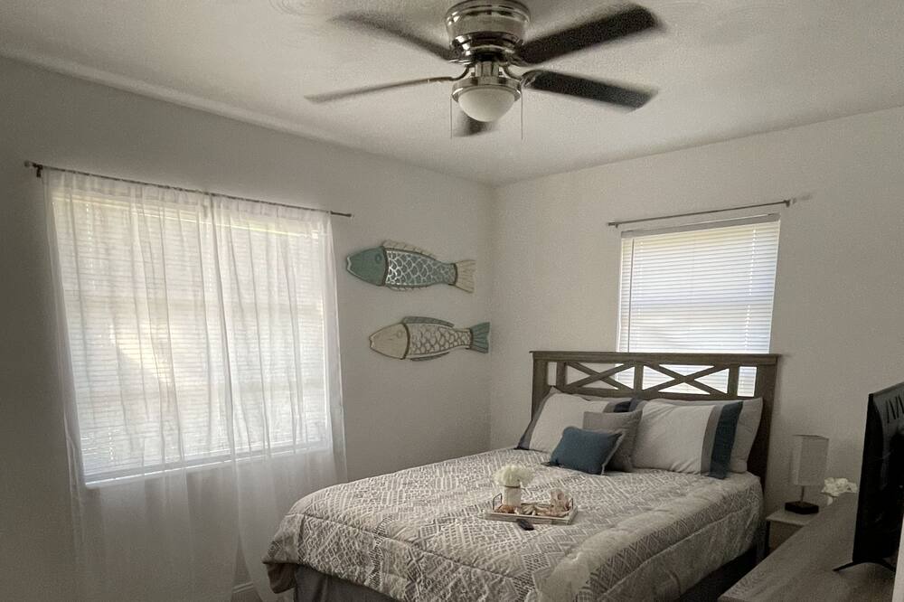 Photo of Bedroom in Englewood