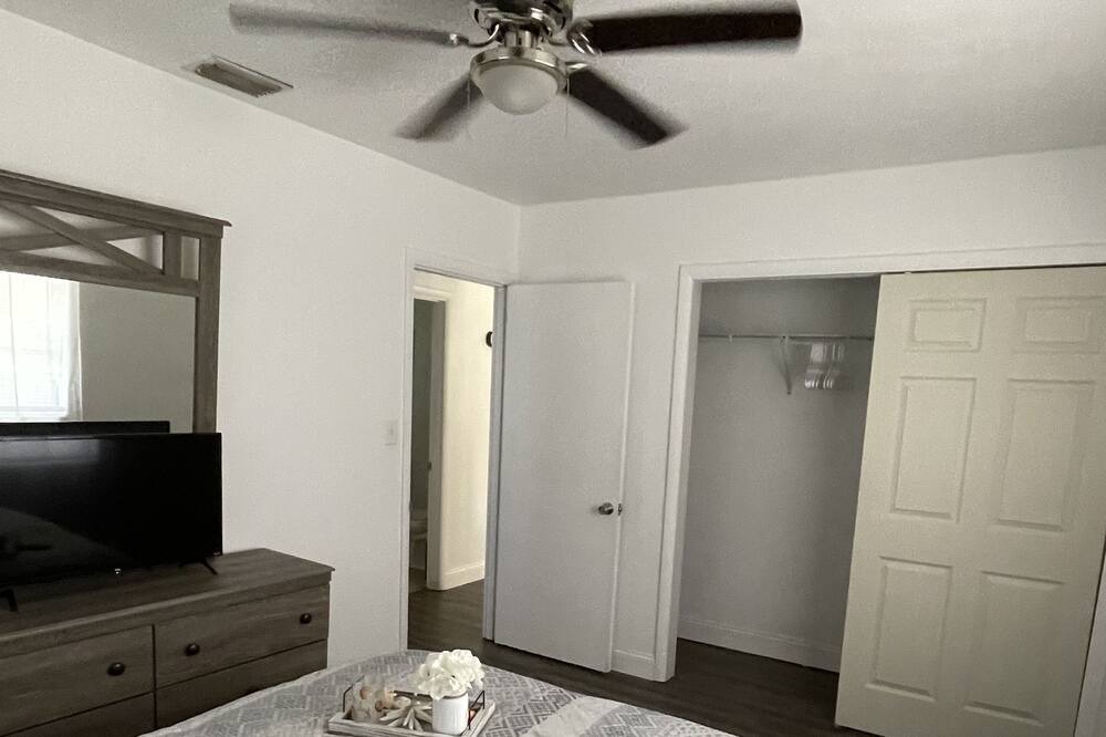 Photo of Bedroom in Englewood