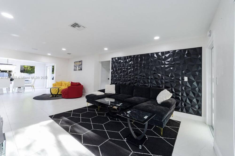 Photo of Livingroom in Boulevard Heights