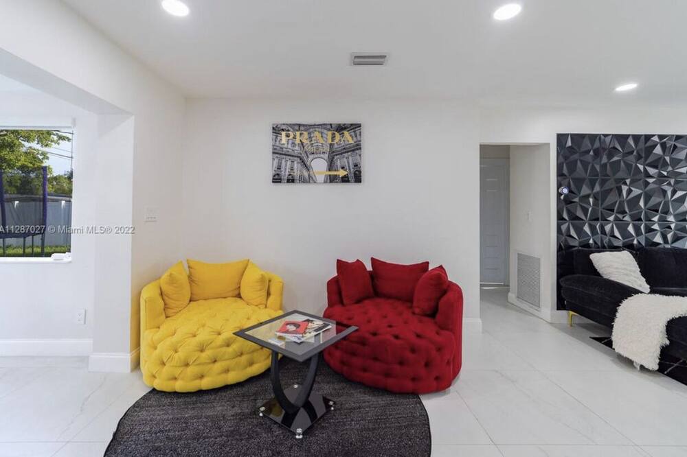 Photo of Livingroom in Boulevard Heights