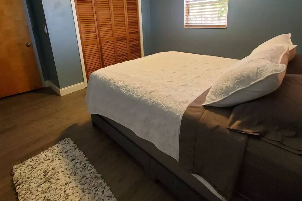 Photo of Bedroom in Sebring