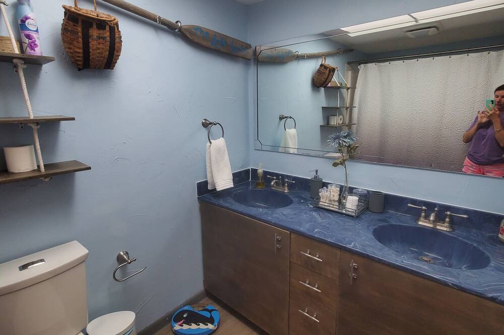 Photo of Bathroom in Sebring