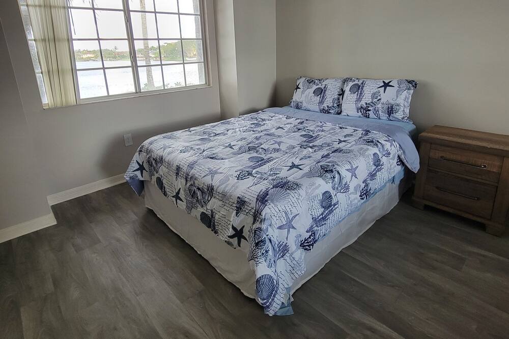 Photo of Bedroom in West Shore