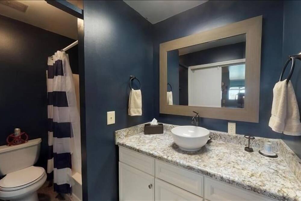 Photo of Bathroom in Isles of Capri