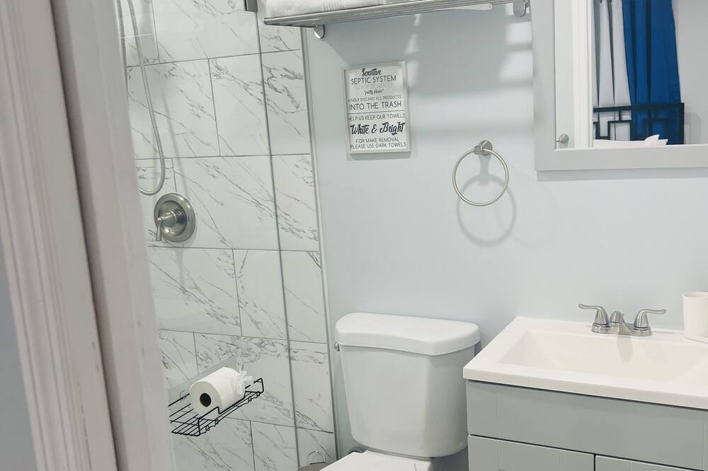Photo of Bathroom in Greenacres