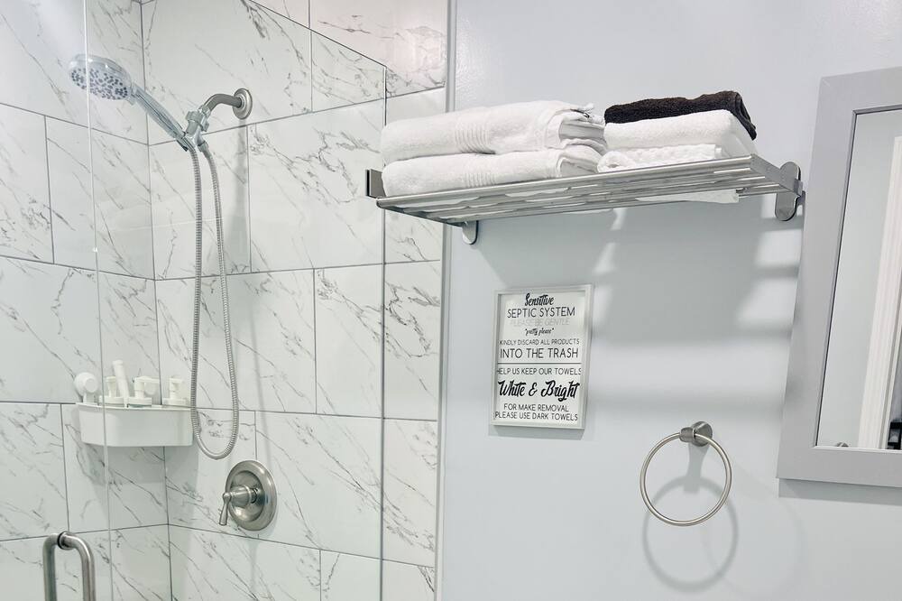 Photo of Bathroom in Greenacres