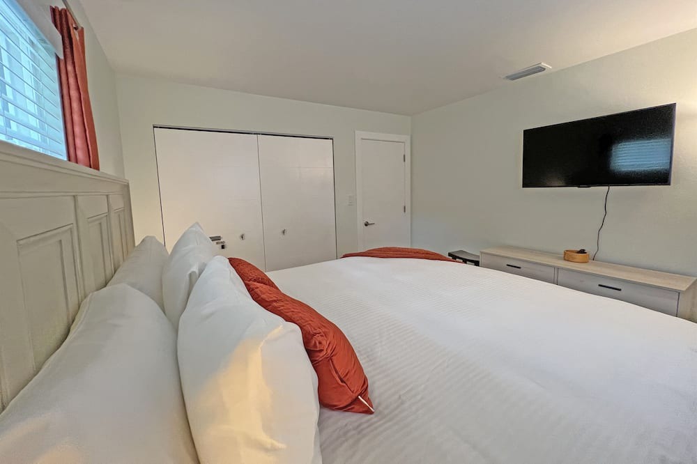 Photo of Bedroom in Gillespie Park