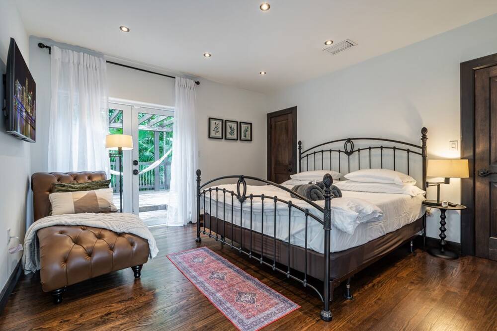Photo of Bedroom in Northeast Miami