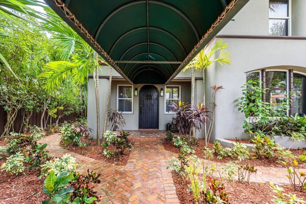 Photo of Outdoor in Northeast Miami
