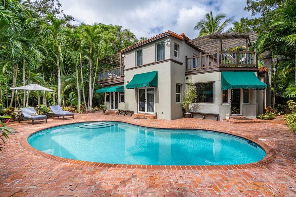 Photo of Outdoor in Northeast Miami