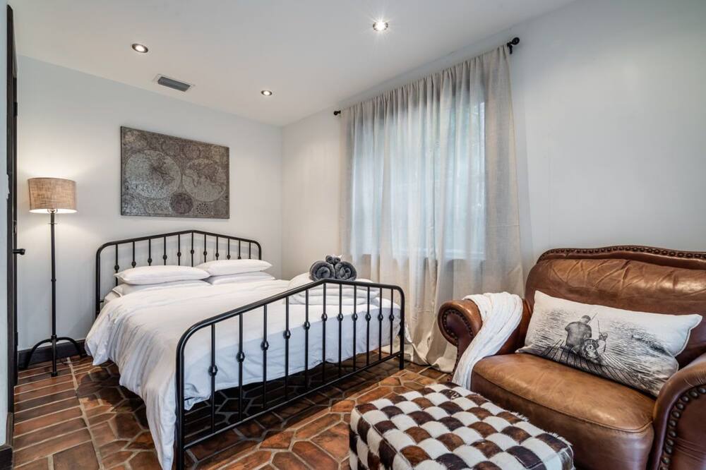 Photo of Bedroom in Northeast Miami