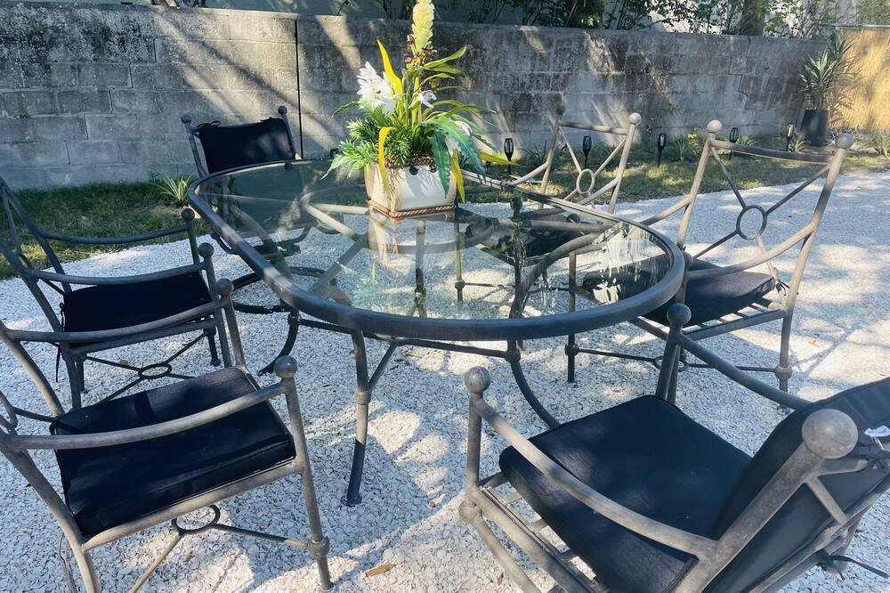 Photo of Outdoor in Rosemary District